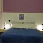 بيت ضيافة Il Sole E La Luna
